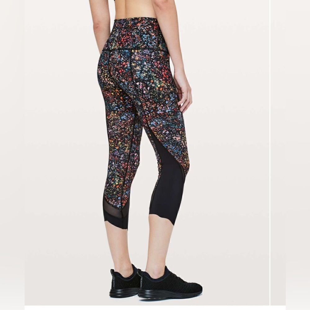 Lululemon Wunder Under Crop II (Special Edition) *Scallop 24" size 8